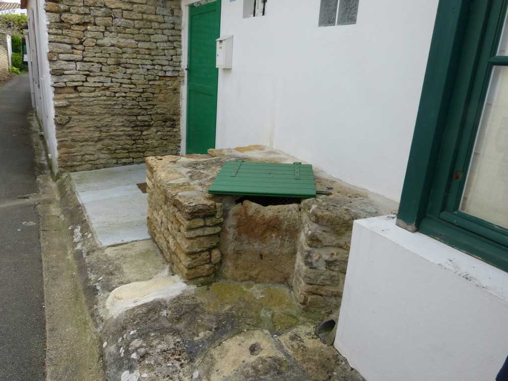 Les Portes-en-Ré - Puit communal
