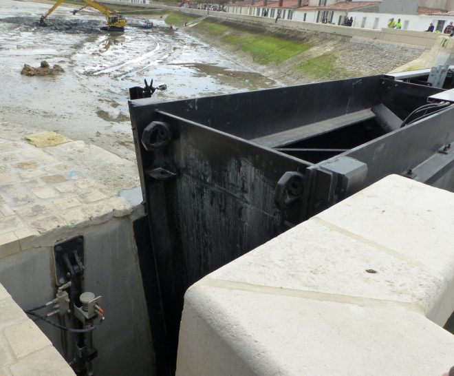 Port de La Flotte - Essais fermeture de la porte - 29 mars 2017
