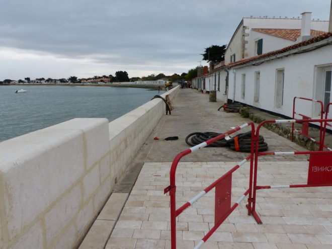 Port de La Flotte - Parapet promenade - 22 octobre 2016.