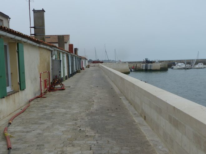 Port de La Flotte - Parapet promenade - 25 octobre 2016.