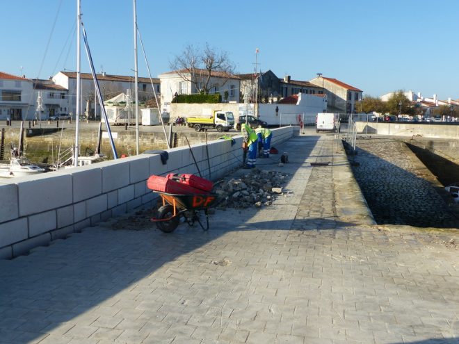 Port de La Flotte - Parapet môle Nord - 13 décembre 2016.