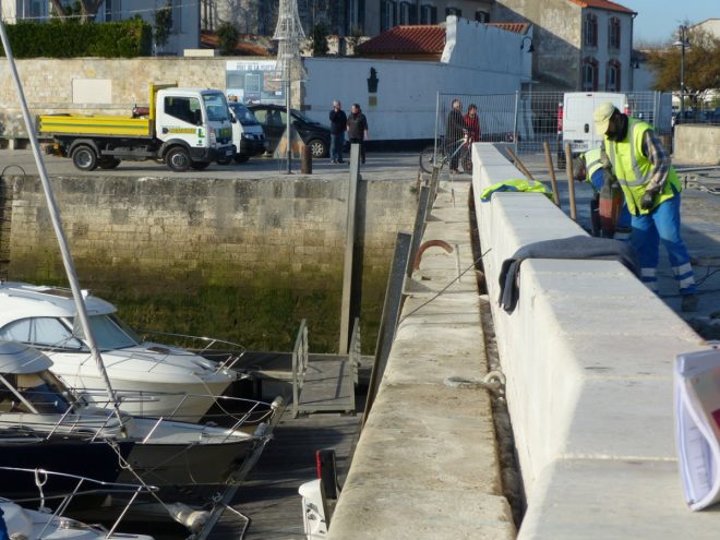 Port de La Flotte - Parapet môle Nord - 13 décembre 2016.