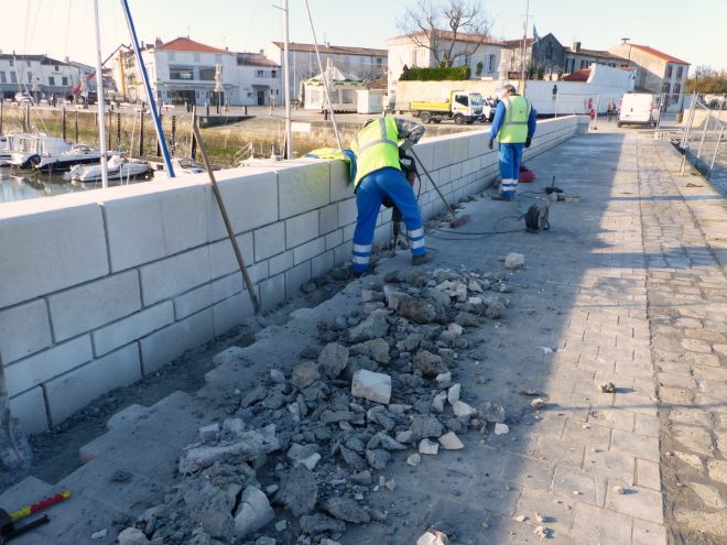 Port de La Flotte - Parapet môle Nord - 13 décembre 2016.