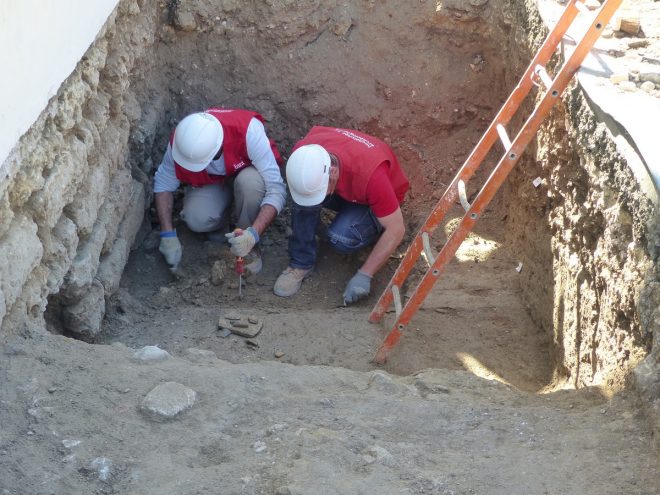 Ars-en-Ré - Travaux église - Sondages archéologiques - 16 mai 2017