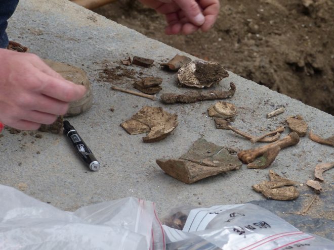 Ars-en-Ré - Travaux église - Sondages archéologiques - 17 mai 2017