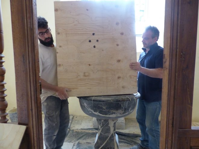 Ars-en-Ré - Travaux église - Fonds baptismaux - 14 juin 2018