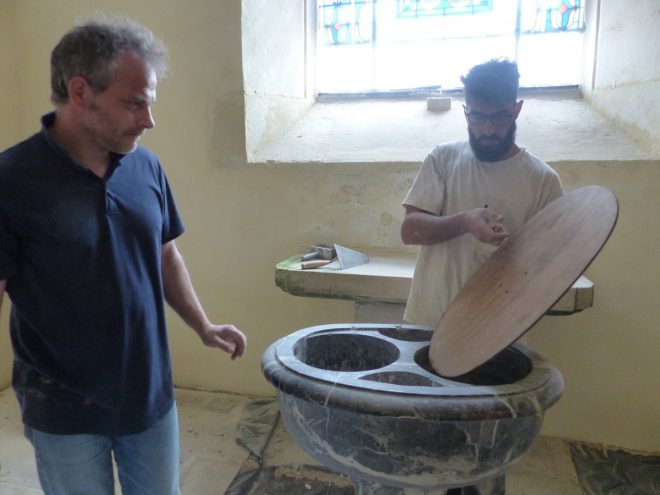 Ars-en-Ré - Travaux église - Fonds baptismaux - 14 juin 2018