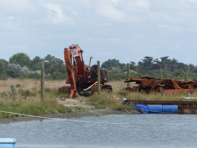 Ferme des Baleines - Vieux déchets sur site - 30 juillet 2018