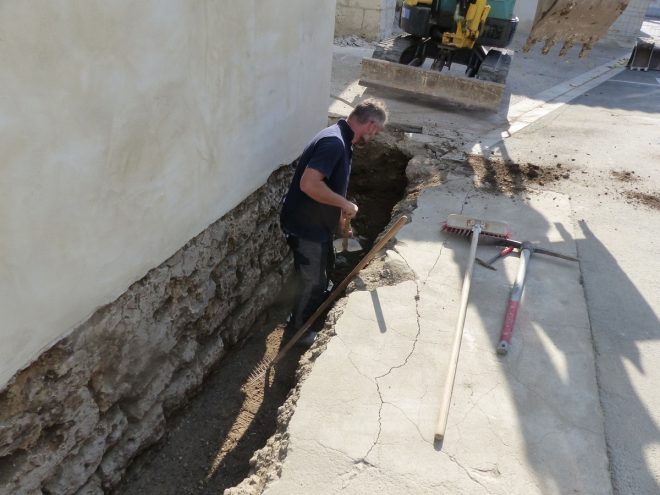 Eglise Ars-en-Ré - Dégagement des fondations - 5 septembre 2018