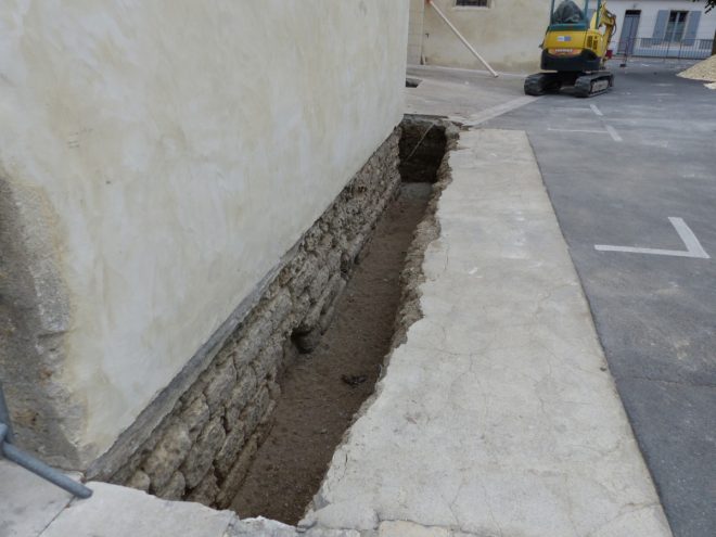 Eglise Ars-en-Ré - Dégagement des fondations - 7 septembre 2018