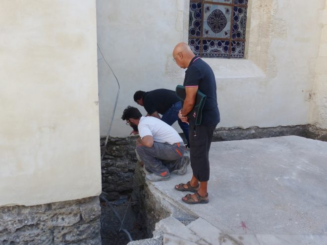 Eglise Ars - Travaux de drainage - Tranchées - 10 septembre 2018