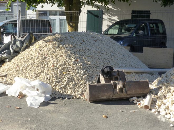 Eglise Ars - Travaux de drainage - Petit calcaire - 17 septembre 2018