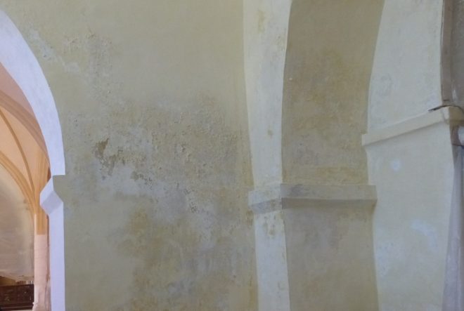 Eglise Ars - Traces de salpêtre - 7 novembre 2018