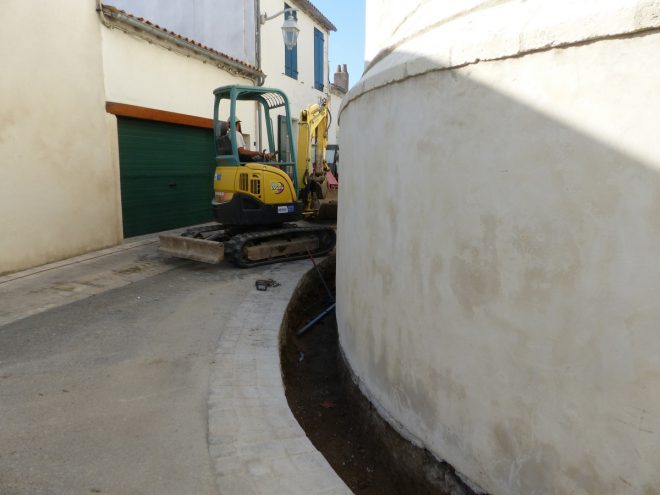 Eglise Ars - Travaux de drainage - Tranchées - 18 septembre 2018