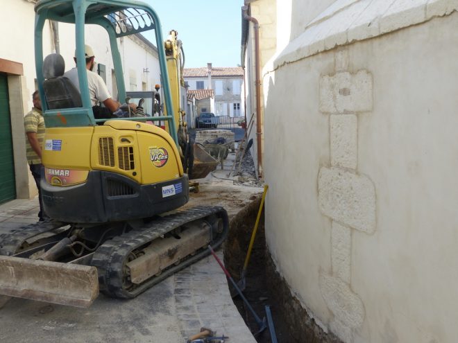 Eglise Ars - Travaux de drainage - Tranchées - 18 septembre 2018