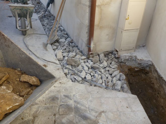 Eglise Ars - Travaux de drainage - Démolition - 18 septembre 2018