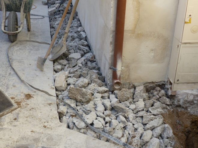 Eglise Ars - Travaux de drainage - Démolition - 18 septembre 2018