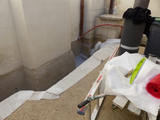 Eglise Ars - Travaux de drainage - Cour de la sacristie - 25 septembre 2018