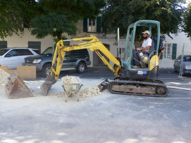 Eglise Ars - Travaux de drainage - Petit calcaire - 2 octobre 2018