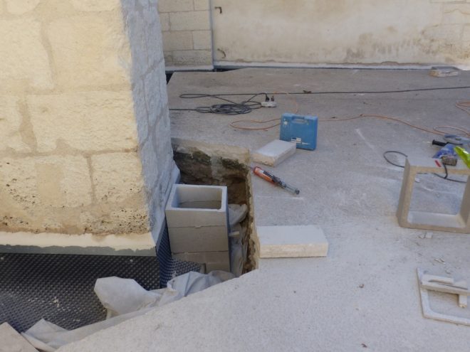 Eglise Ars - Travaux de drainage - Regard - 2 octobre 2018