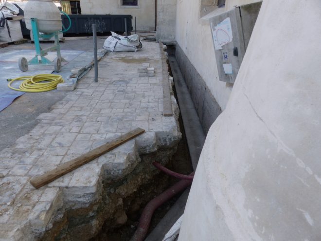 Eglise Ars - Travaux de drainage - Tuyaux - 18 octobre 2018