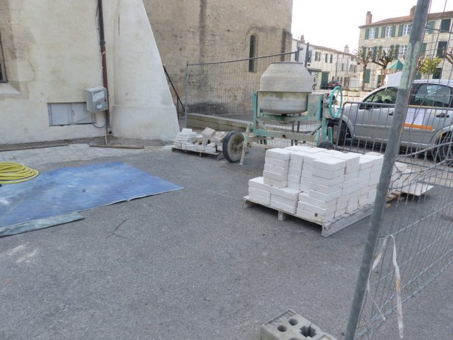 Eglise Ars - Travaux de drainage - Pose des pavages - 8 octobre 2018