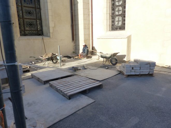 Eglise Ars - Travaux de drainage - Pose des pavages - 23 octobre 2018