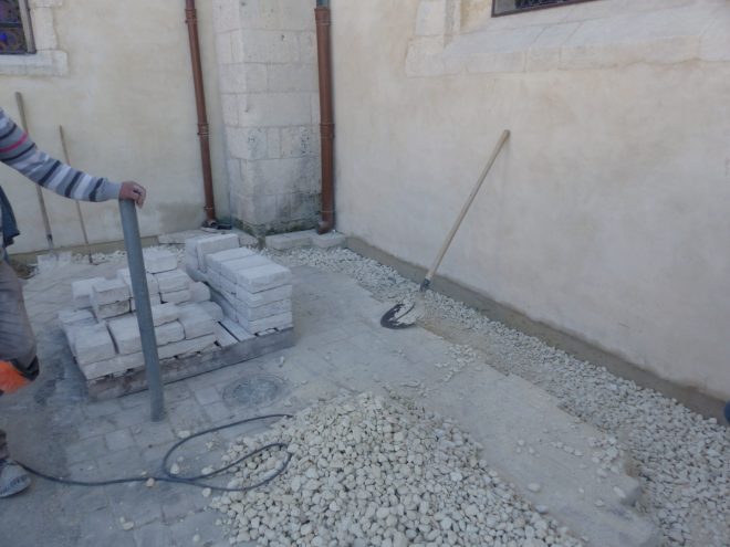 Eglise Ars - Travaux de drainage - Petit calcaire - 24 octobre 2018