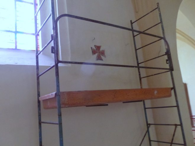 Eglise Ars - Restauration Croix de Consécration - 29 octobre 2018