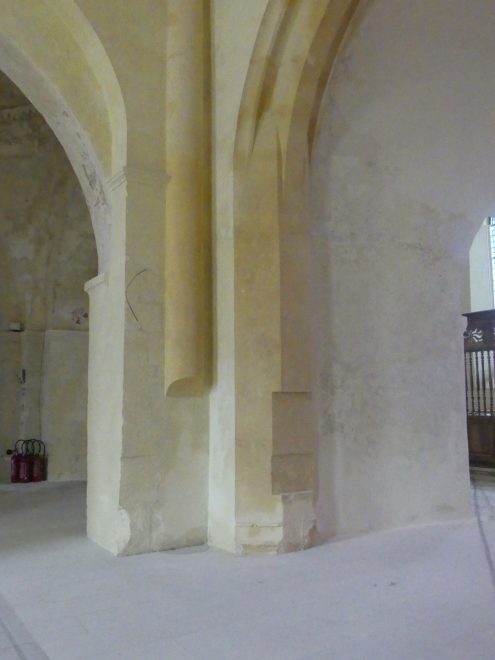 Ars - Eglise - Pilier avec pan coupé - 26 septembre