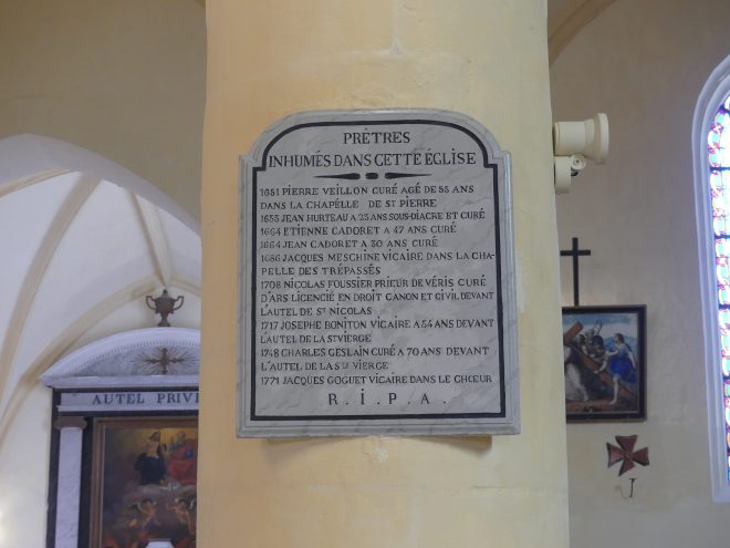 Ars - Eglise - Remise en état pierres tombales et petits objets - 9 mars 2020