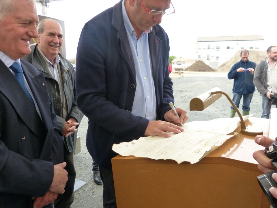 1ère pierre aux Brises Marines, Ars-en-Ré