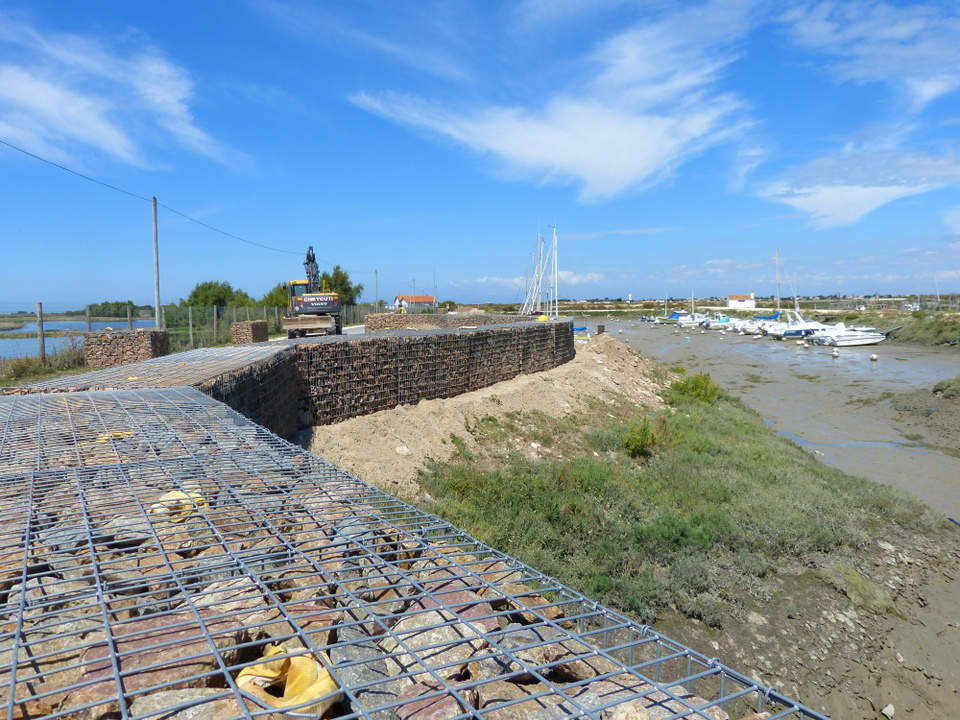 Digue du Goisil en construction – 8 août