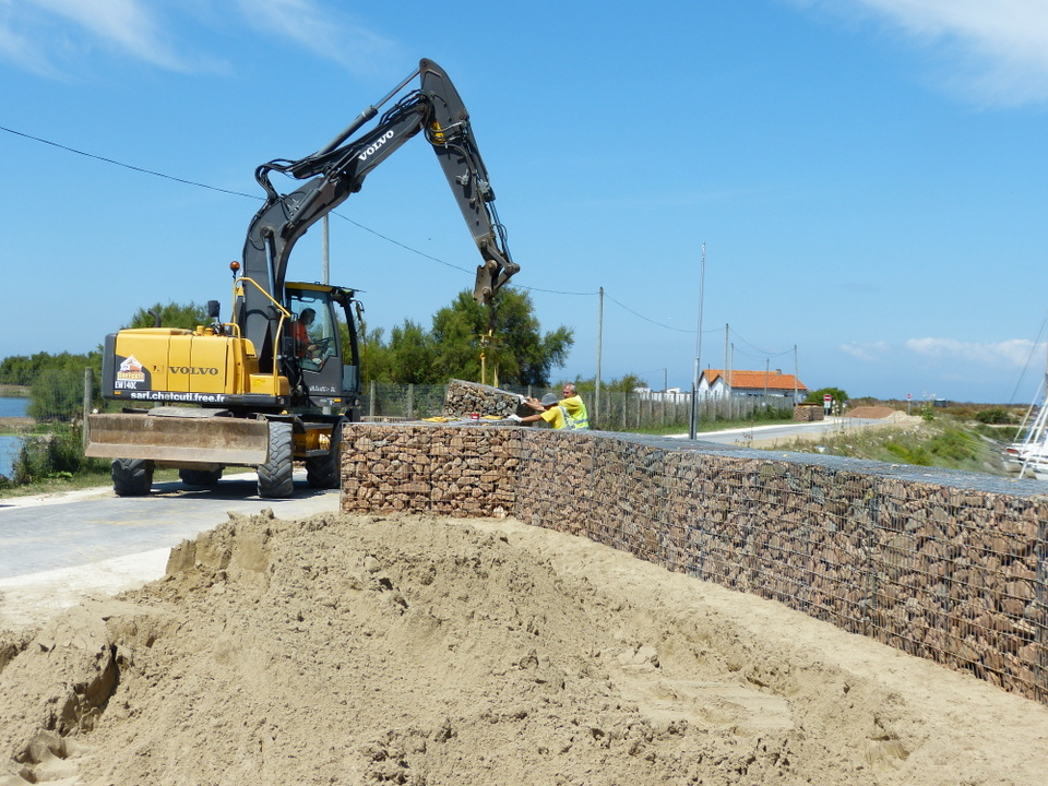 Digue du Goisil en construction – 8 août