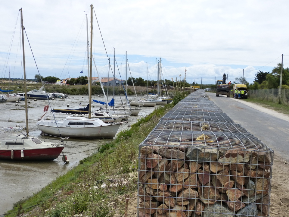 Digue du Goisil en construction - 9 août