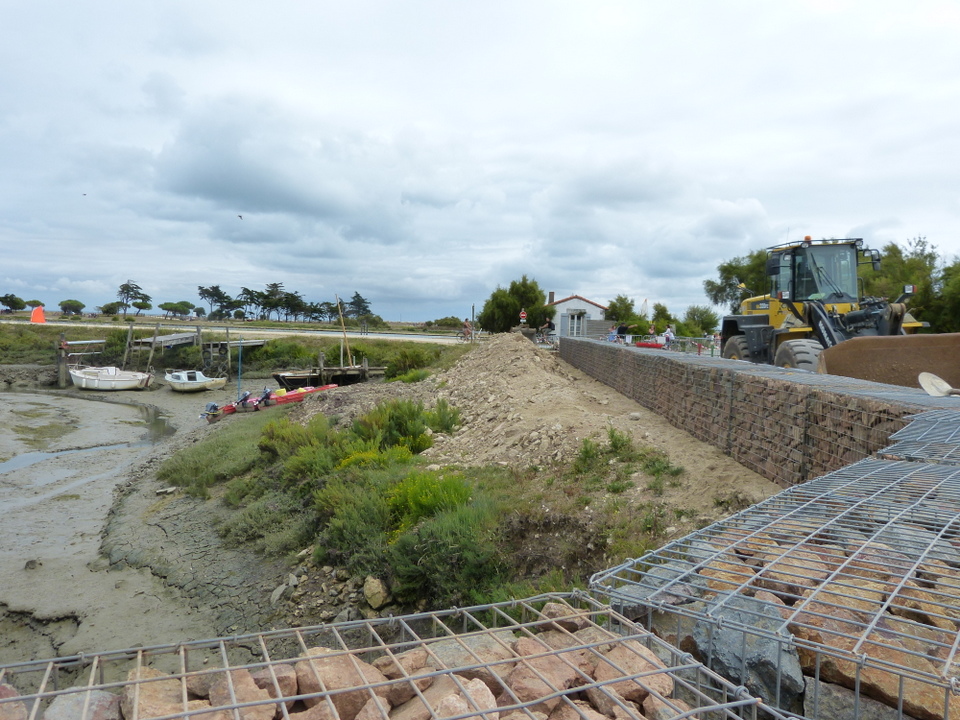 Digue du Goisil en construction – 9 août